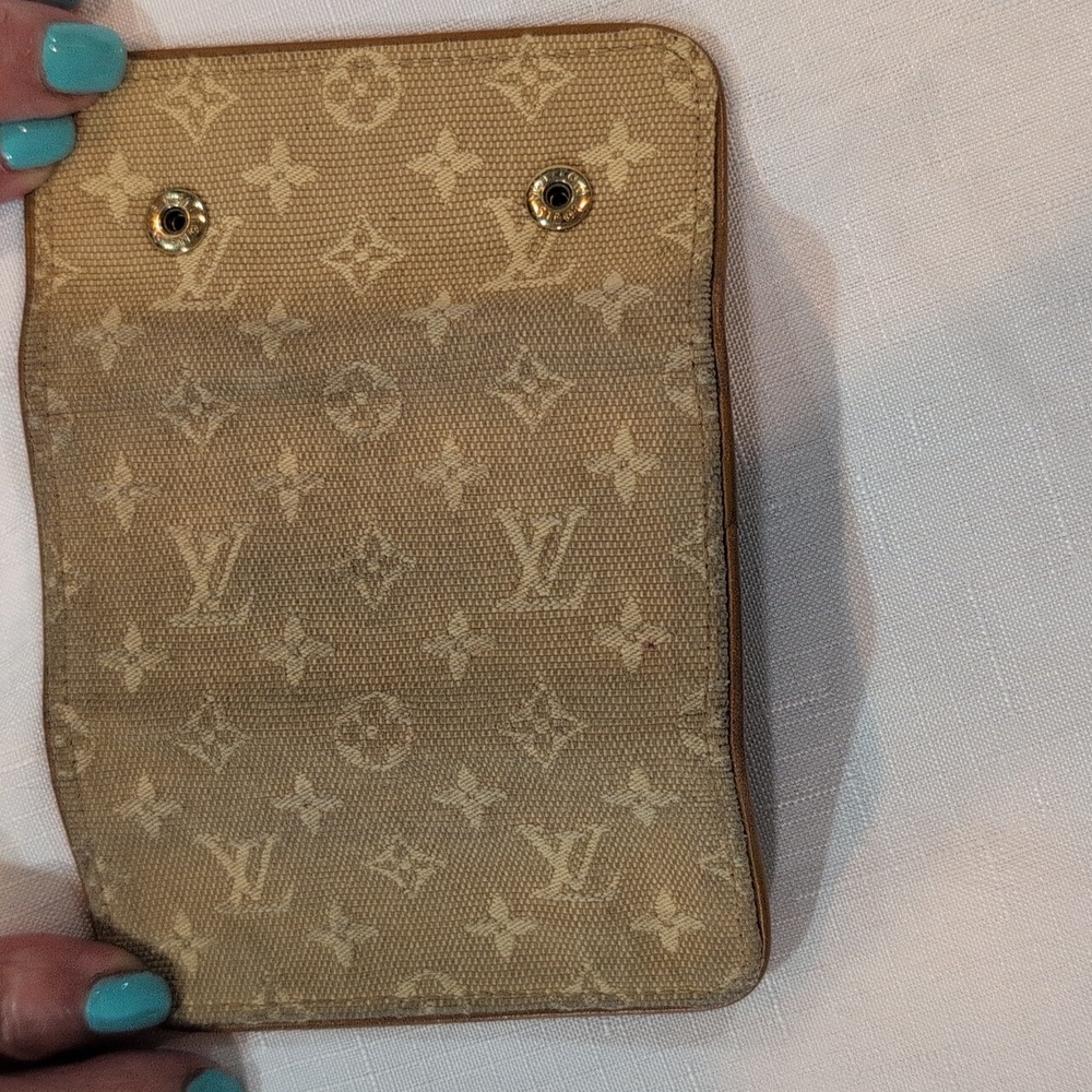 Louis Vuitton Beige Monogram Key & Card Holder - Picture 4 of 4